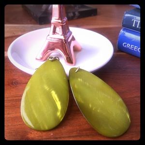 ⭐️2/$20⭐️ Green Teardrop Earrings